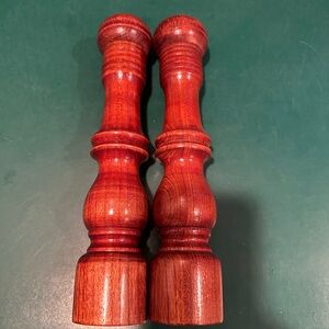 Wood salt n pepper shaker/mill
